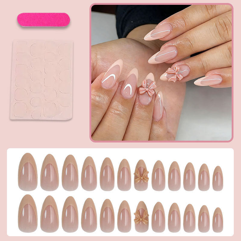Kunstnagelset mit eleganten Blütenverzierungen und stilvollem Farbverlauf Brehn
