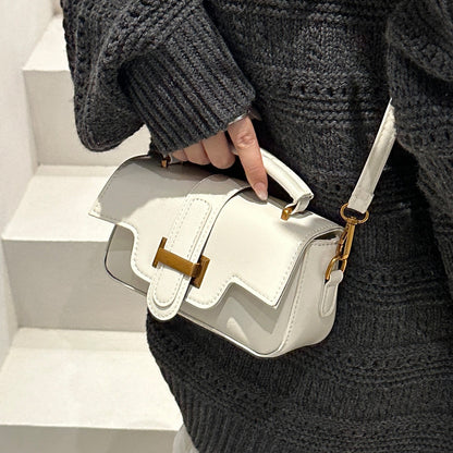 Kompakte stilvolle Handtasche  1790616953