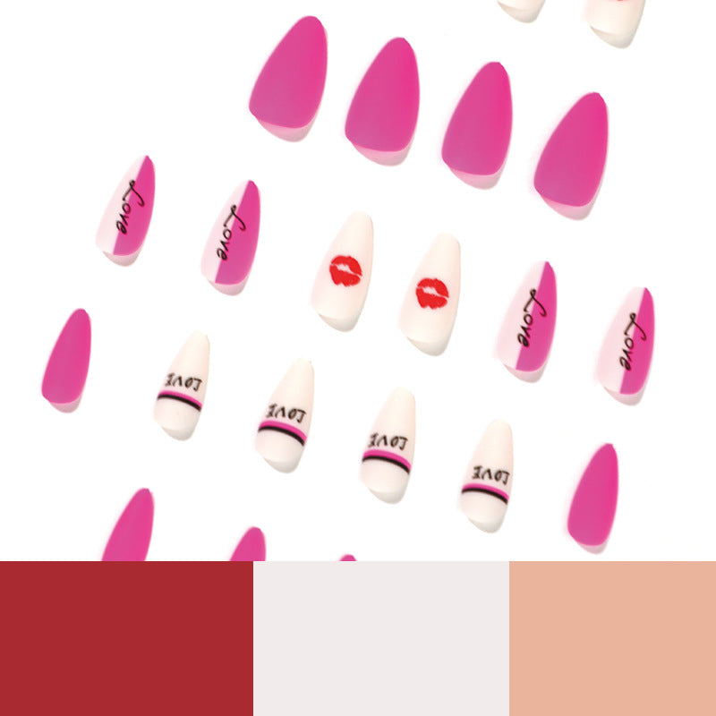 Kunstvolle Nagelkunst mit Herzmotiven und kreativen Akzenten Brehn