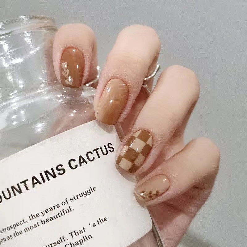 Kunstvolle Stiletto Nagelspitzen Brehn