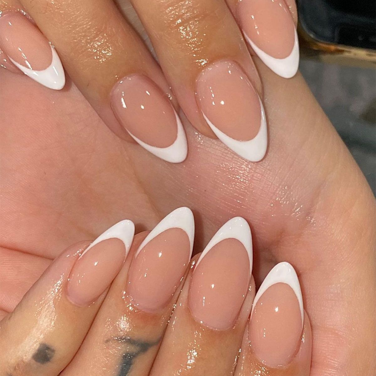 Elegante Stiletto French Tip Druck-Nägel Brehn