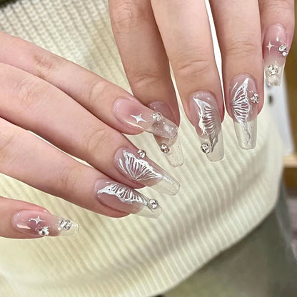 Kunstvolle Nagelverlängerungen mit elegantem Floral-Design Brehn