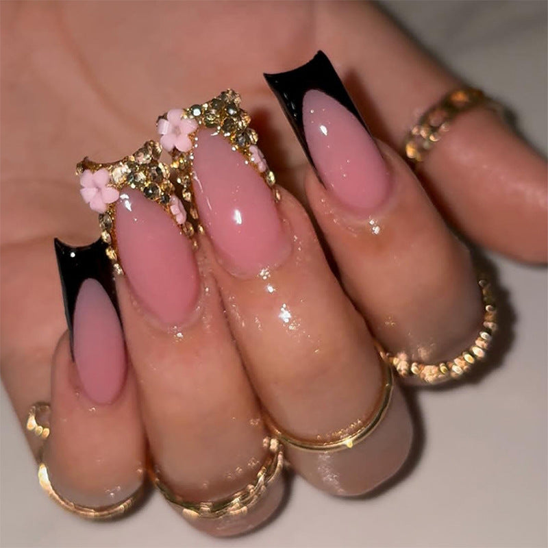 Elegantes Press-On-Nagelset mit Strass und glänzenden Akzenten Brehn