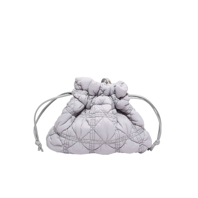 Gepolsterte Kordelzug-Handtasche