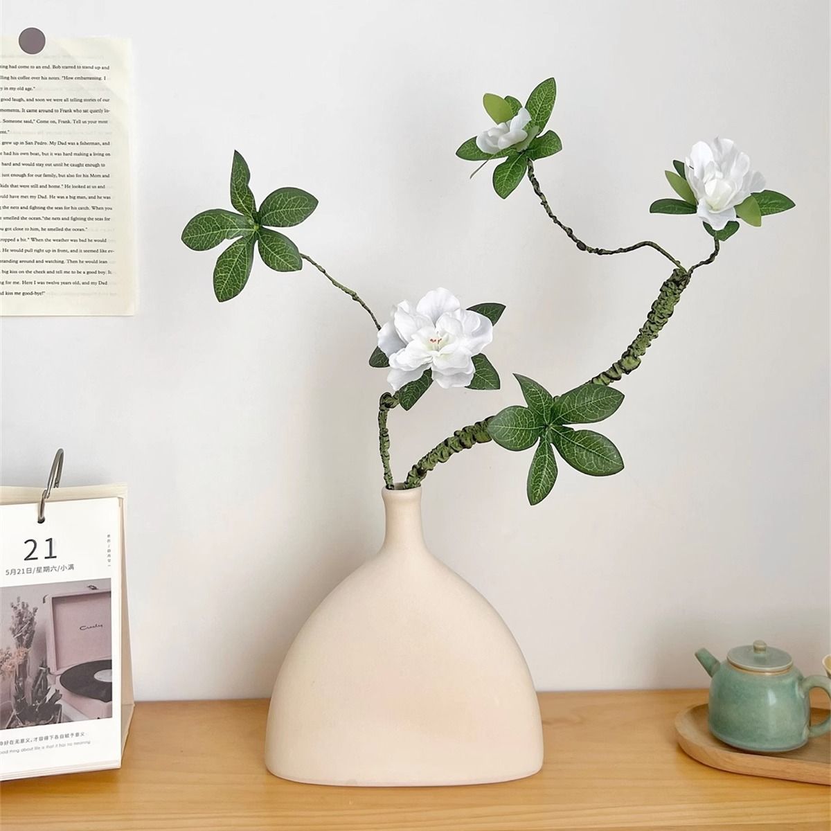 Dekorative Faux Blumenarrangement