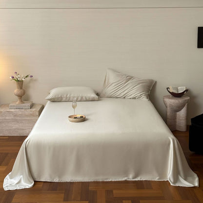Luxuriöses Satin-Bettwäscheset mit seidig-glatter Oberfläche, Wendefunktion und Hotelverschluss