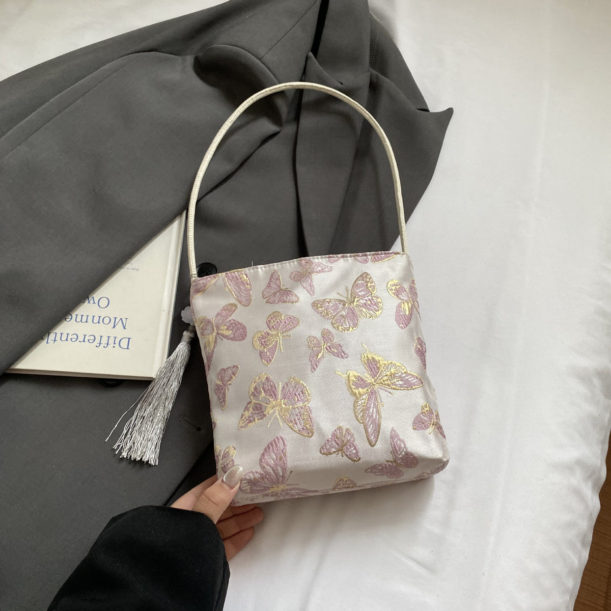 Elegante floral bedruckte Handtasche