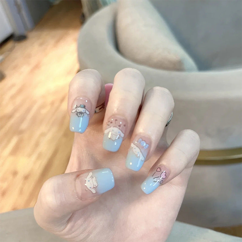 Kunstvolle Nagelverlängerungen mit elegantem Blattmuster Brehn