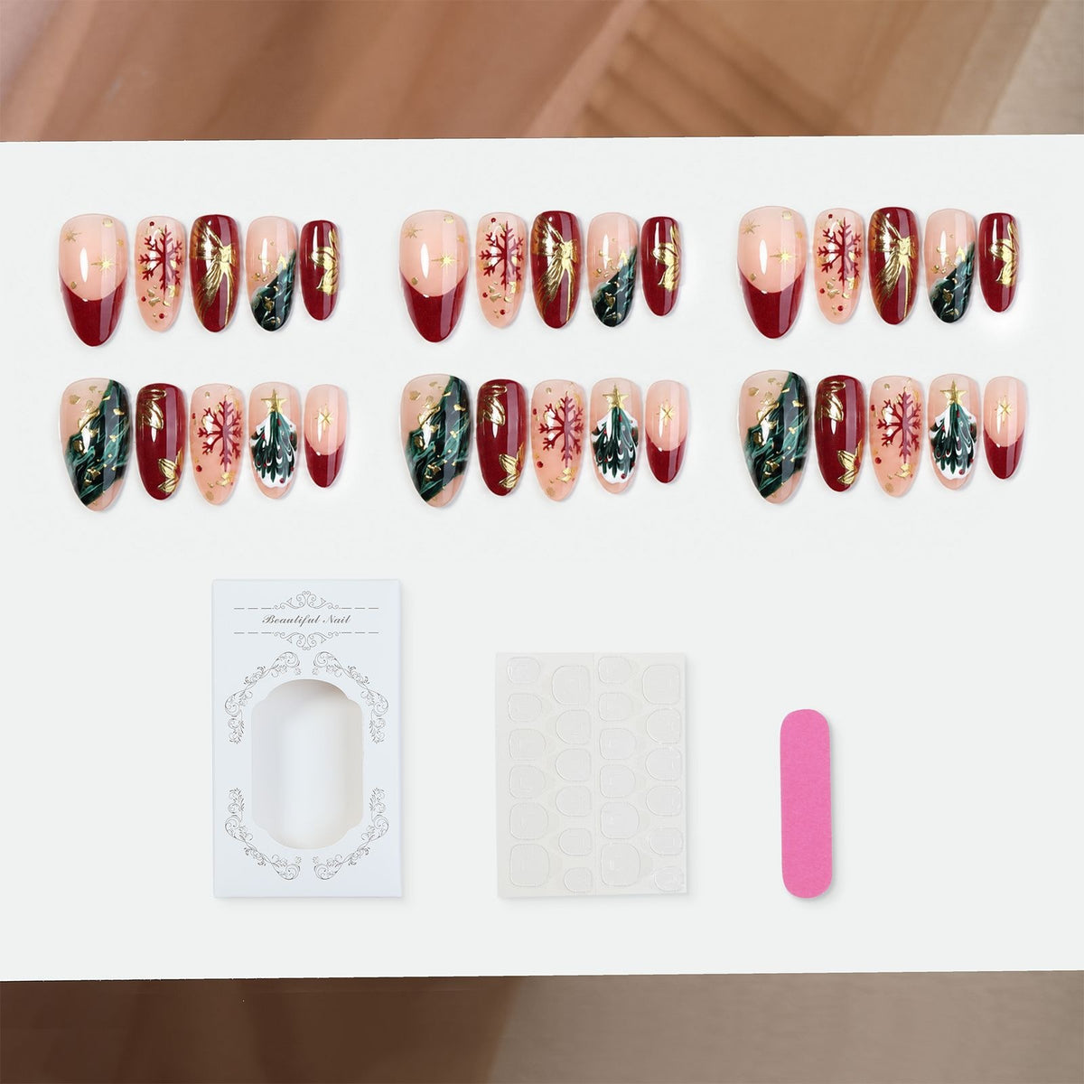 Kunstnagelset mit festlichen Motiven Brehn