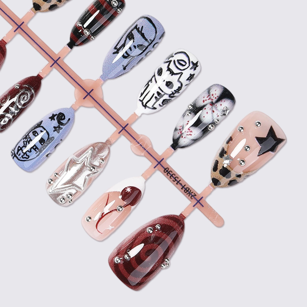 Kreatives Kunstnagelset mit einzigartigen Designs und Glitzerelementen Brehn