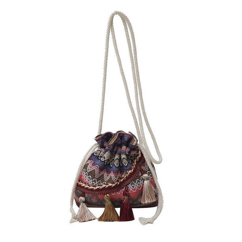 WoBohemian Bestickte Bucket Bag Brehn