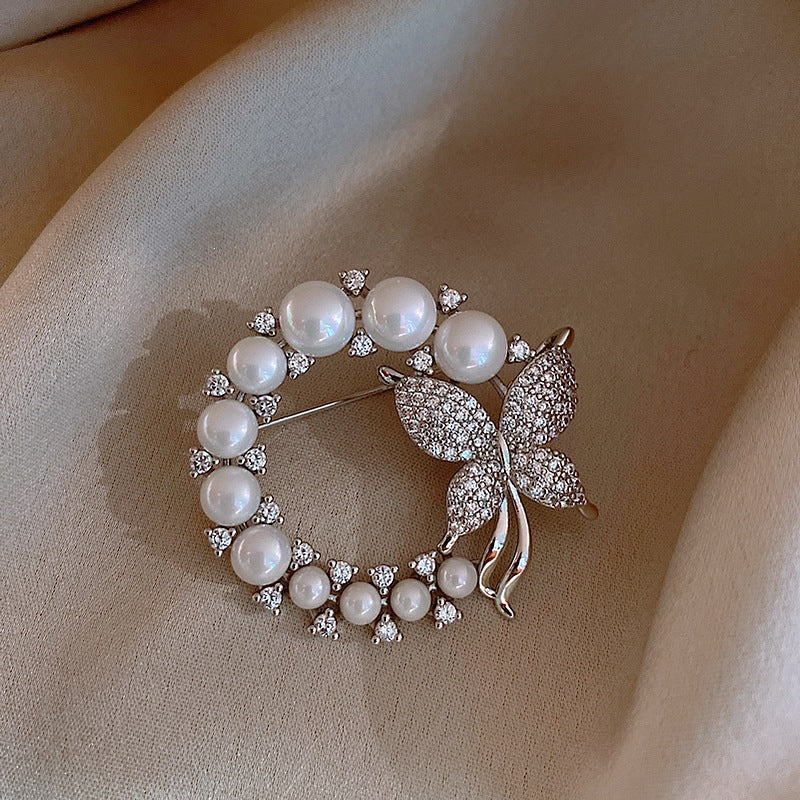 Exquisite Perlen und Strass Brosche Brehn