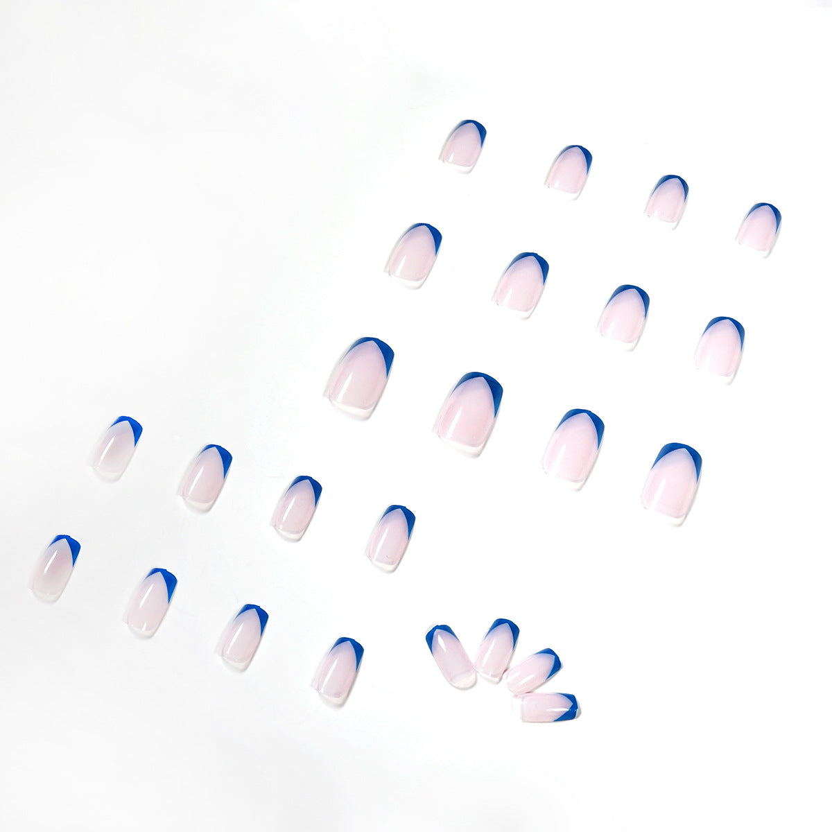 Stylische Nagelkunst mit modernen französischen Spitzen Brehn