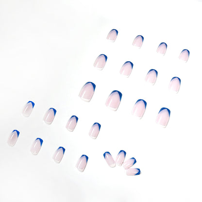 Stylische Nagelkunst mit modernen französischen Spitzen Brehn