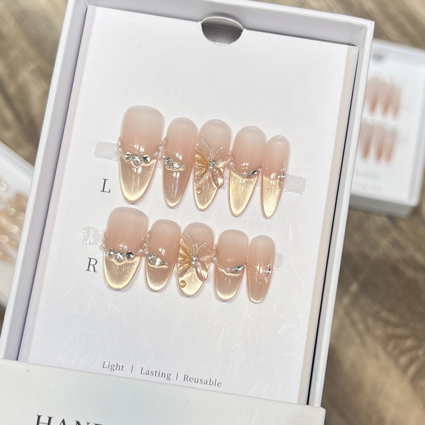 Elegante Schmetterling-Akzent Druck-Nagel-Set Brehn