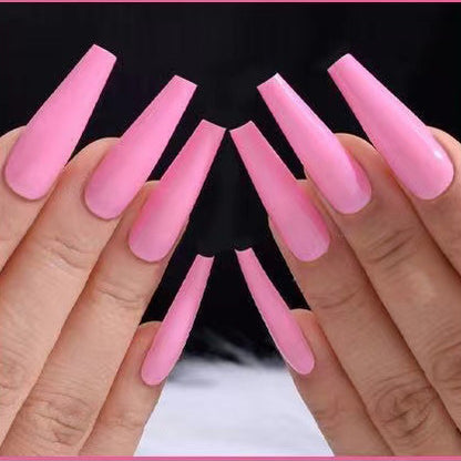 Kunstnagelset mit zartem Glanz und eleganter Form Brehn