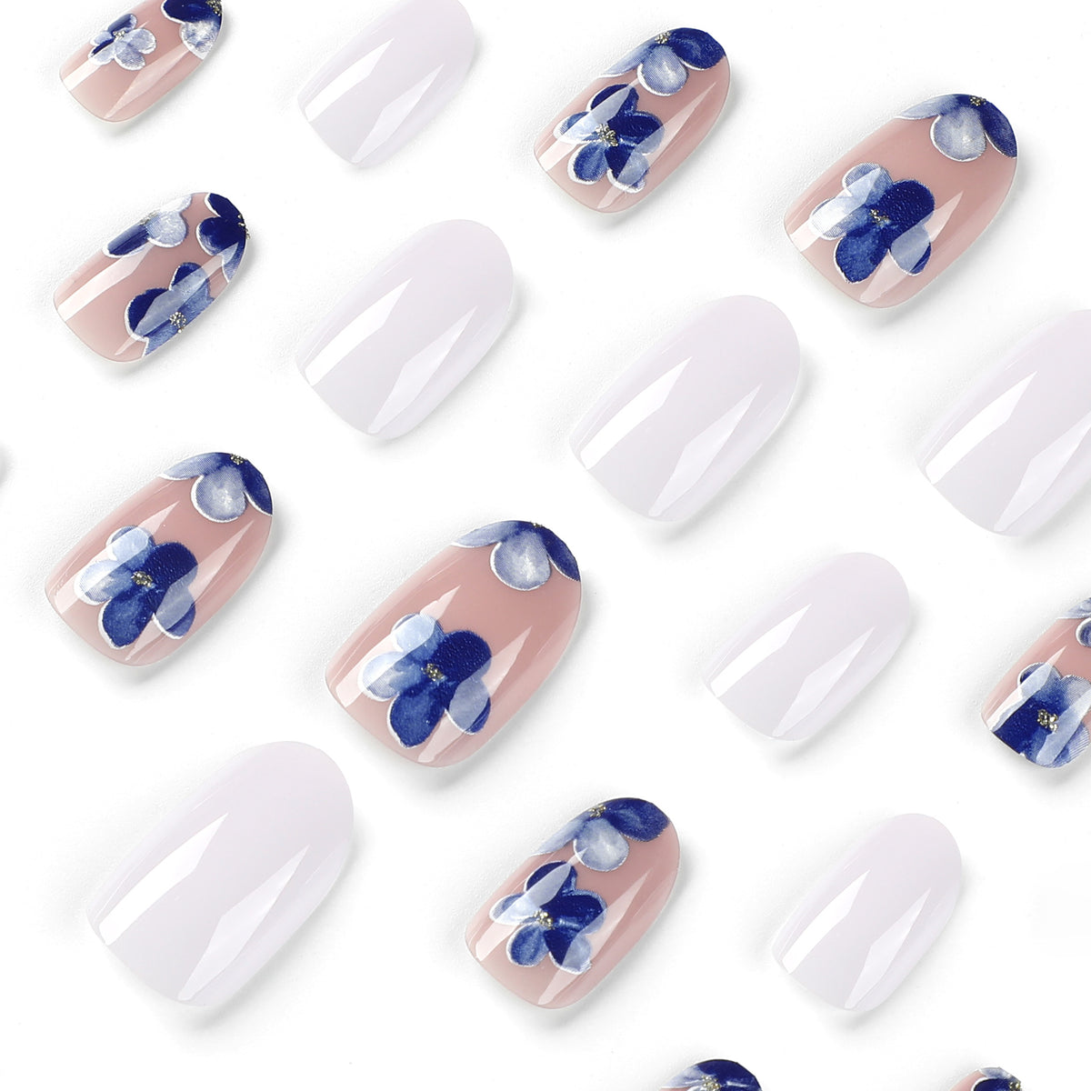 Kunstvolle Nagelverlängerungen mit floralen Akzenten Brehn