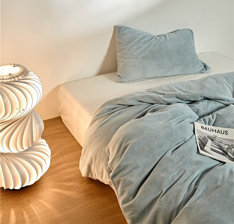 Plüsch-Bettwäsche-Set mit Samtoberfläche und thermoregulierender Füllung