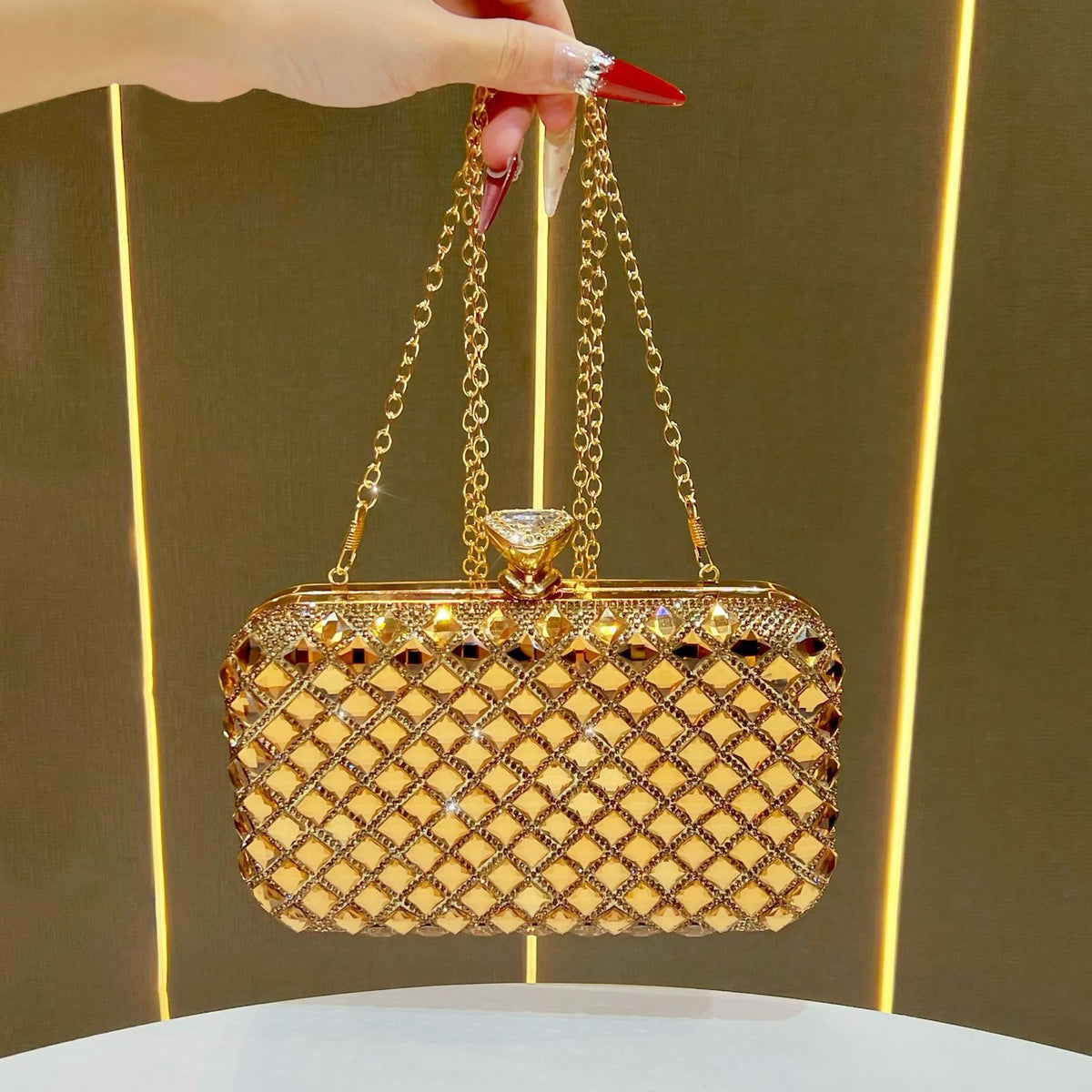 Kristallbesetzte Abend-Clutch