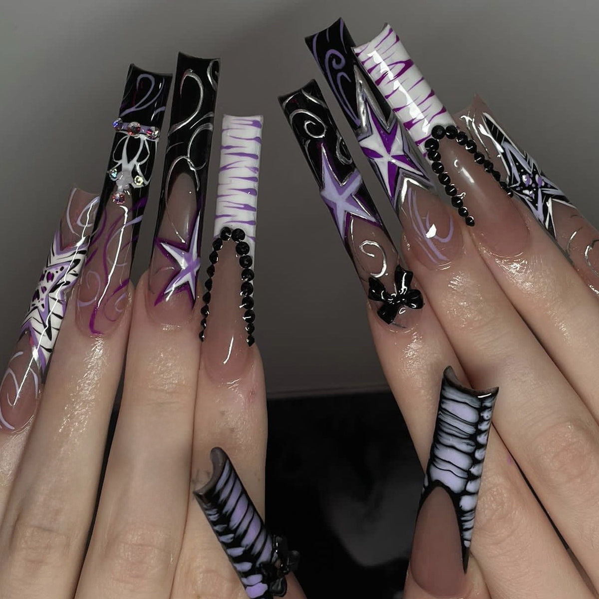 Künstlerisches thematisches Nagelspitzen-Set Brehn