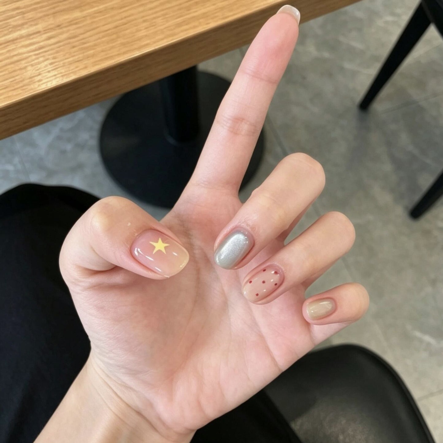 Künstlerisches Mischdesign Press-On Nagelset Brehn