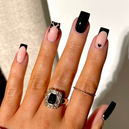 Elegante Stiletto Press-On Nagelkunst mit Strass-Akzenten Brehn