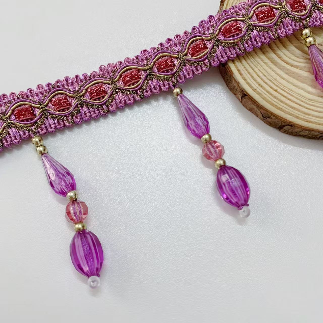 Elegante und Auffällige Borte mit Glaskristallen Brehn