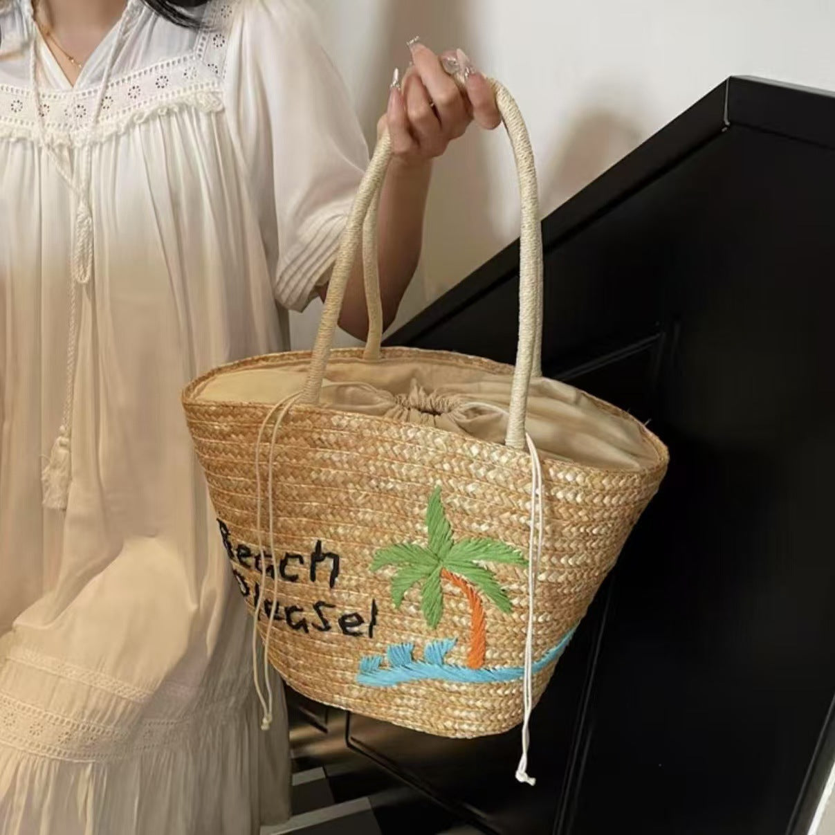 Sommerliche Basttasche mit Kreativer Strandmotivik Brehn