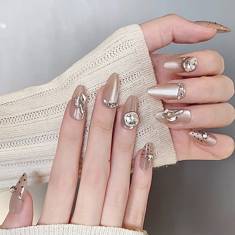Stylische Press-On-Nageltips mit Leopardendesign Brehn