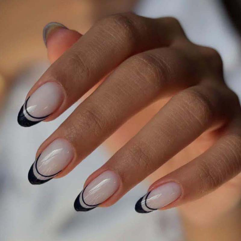 Stylische French Tip Press-On Nägel