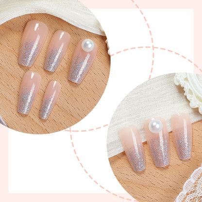 Elegantes Press-On-Nagelset mit Glitter- und Perlenakzenten Brehn