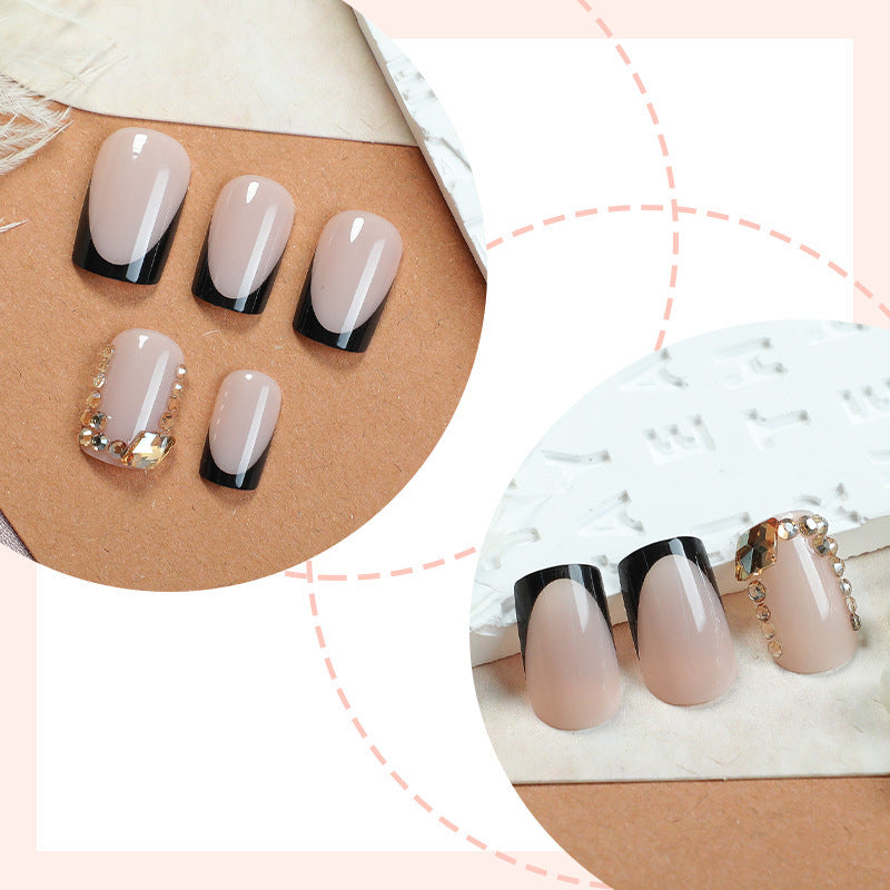 Künstliche Nagelspitzen mit stilvollen Akzenten Brehn