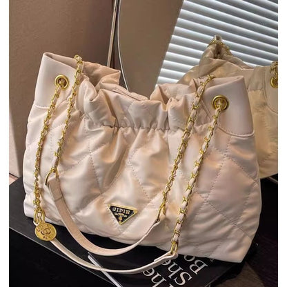 Gepolsterte Kettenschultertasche Brehn