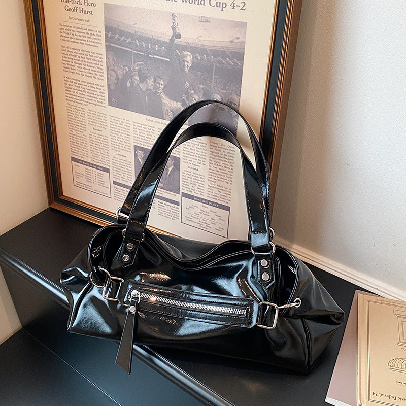 Schlanke Ledertasche
