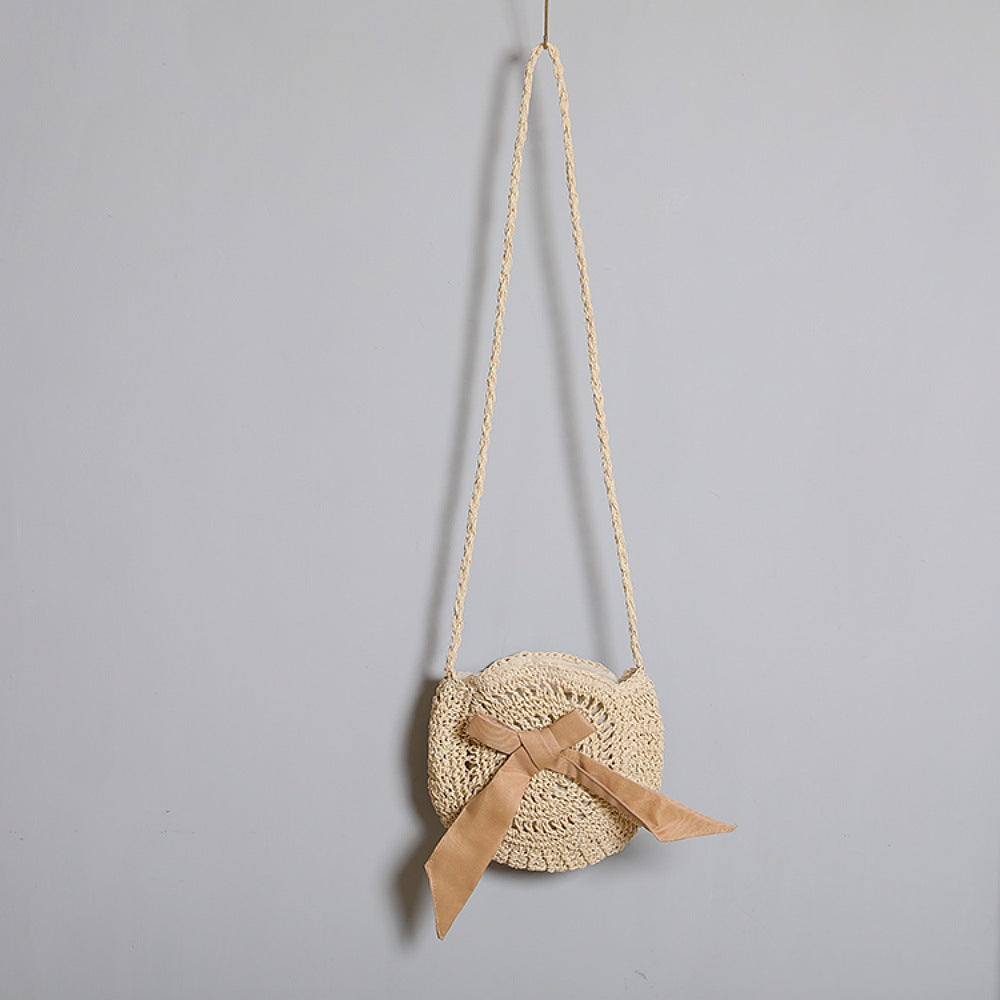 Handgewebte Schultertasche mit Dekorativem Schleifenakzent Brehn