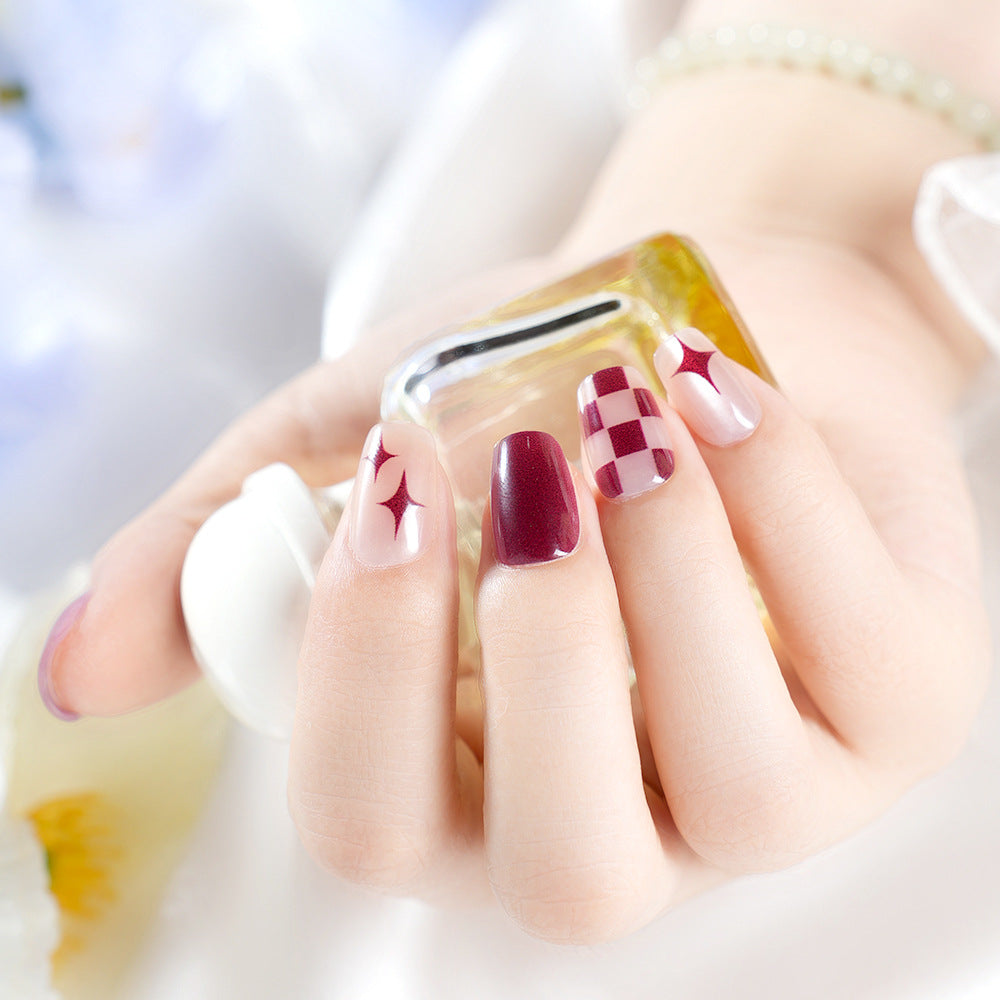 Künstlerisches Press-On-Nagelset mit einzigartigen geometrischen Designs Brehn