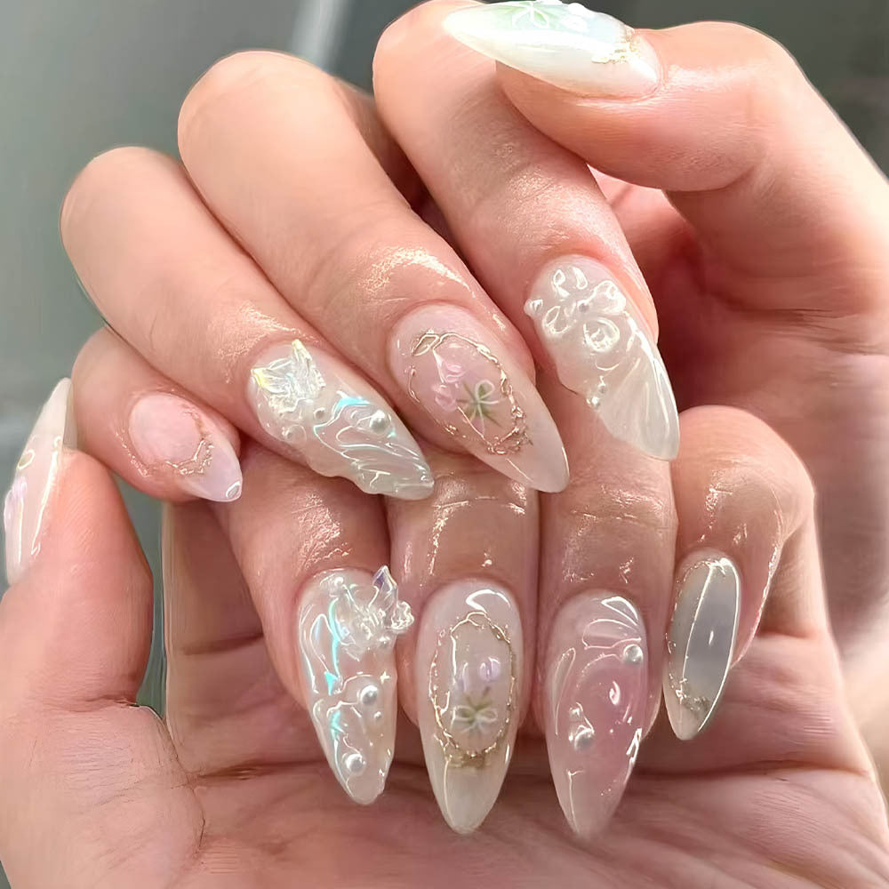 Künstlerische Gel-Nagelverlängerungen Brehn