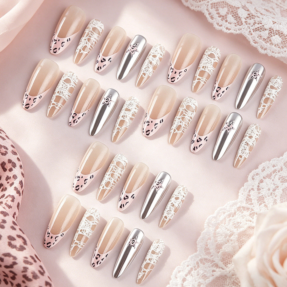 Elegantes Spitzen- und Metallic-Nagelkunstset Brehn