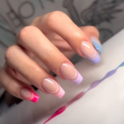 Elegante Stiletto Press-On Nagelkunst mit Strass-Akzenten Brehn