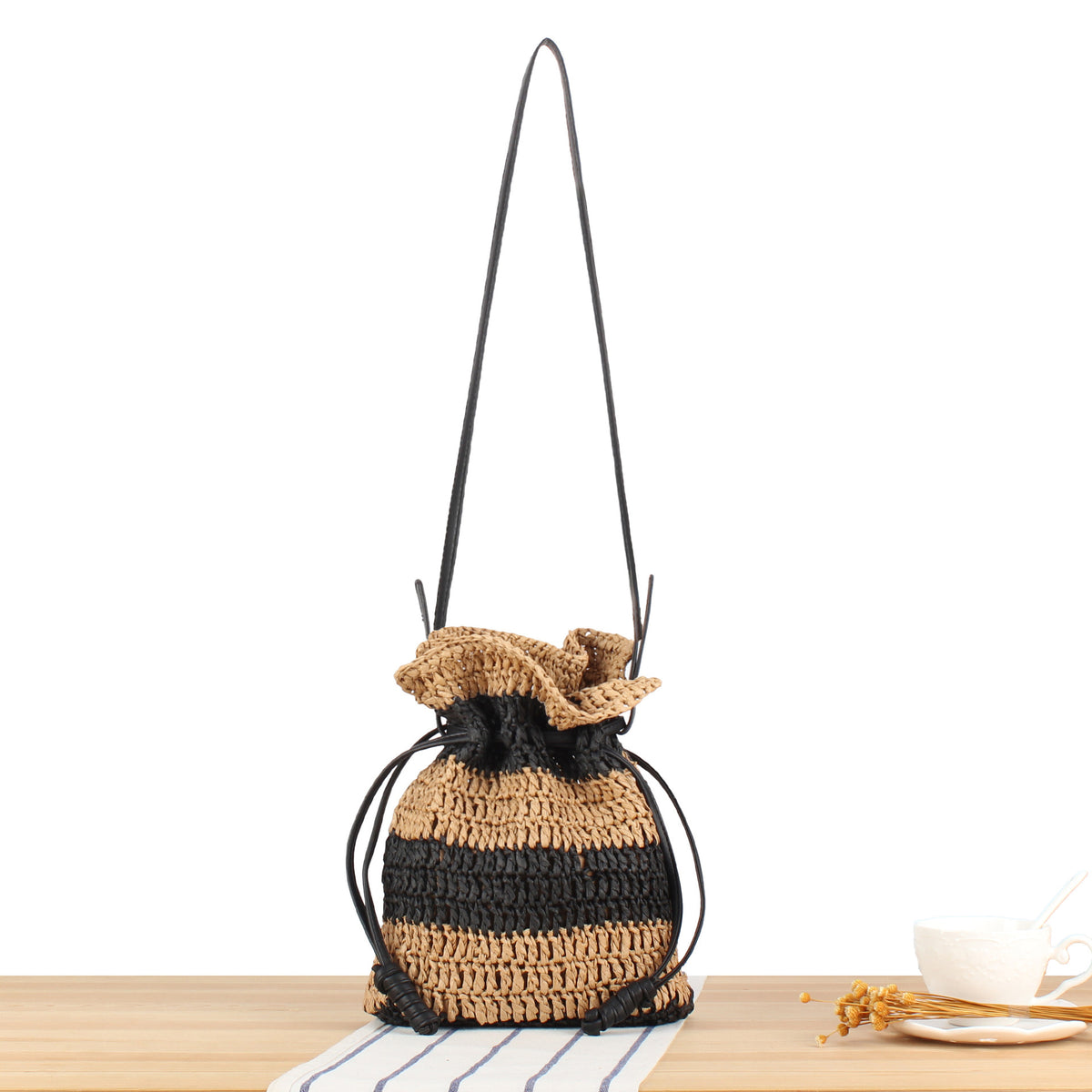 Handtasche Aus Handgefertigtem Naturfaser-Mix mit Modernem Zugverschluss Brehn