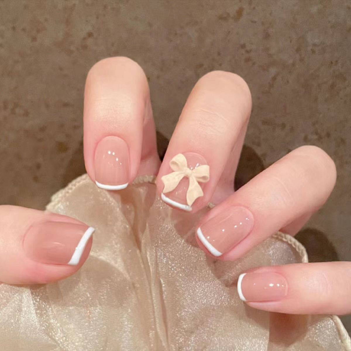 Kunstfingernägel mit Stilvollem Herz- und Ombre-Design Brehn