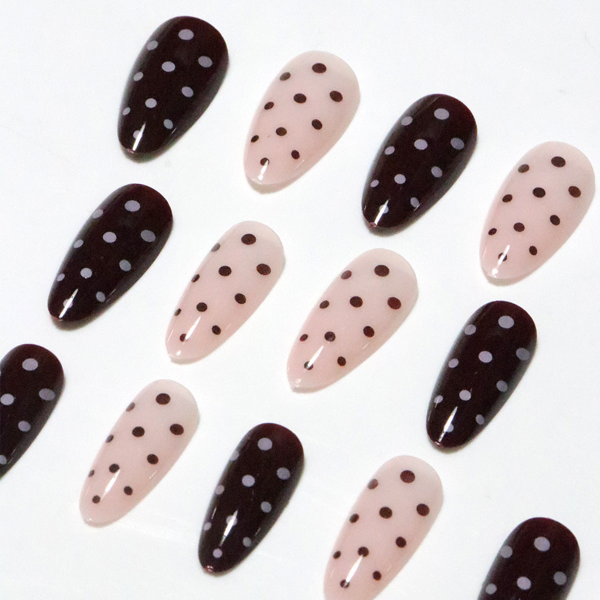 Künstlerische Polka Dot Stiletto Press-On Nägel Brehn
