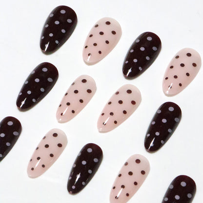 Künstlerische Polka Dot Stiletto Press-On Nägel Brehn