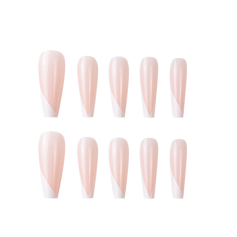 Elegante glänzende Stiletto-Nagelerweiterungen Brehn