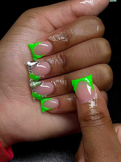 Künstlerische Nagelkunst Brehn