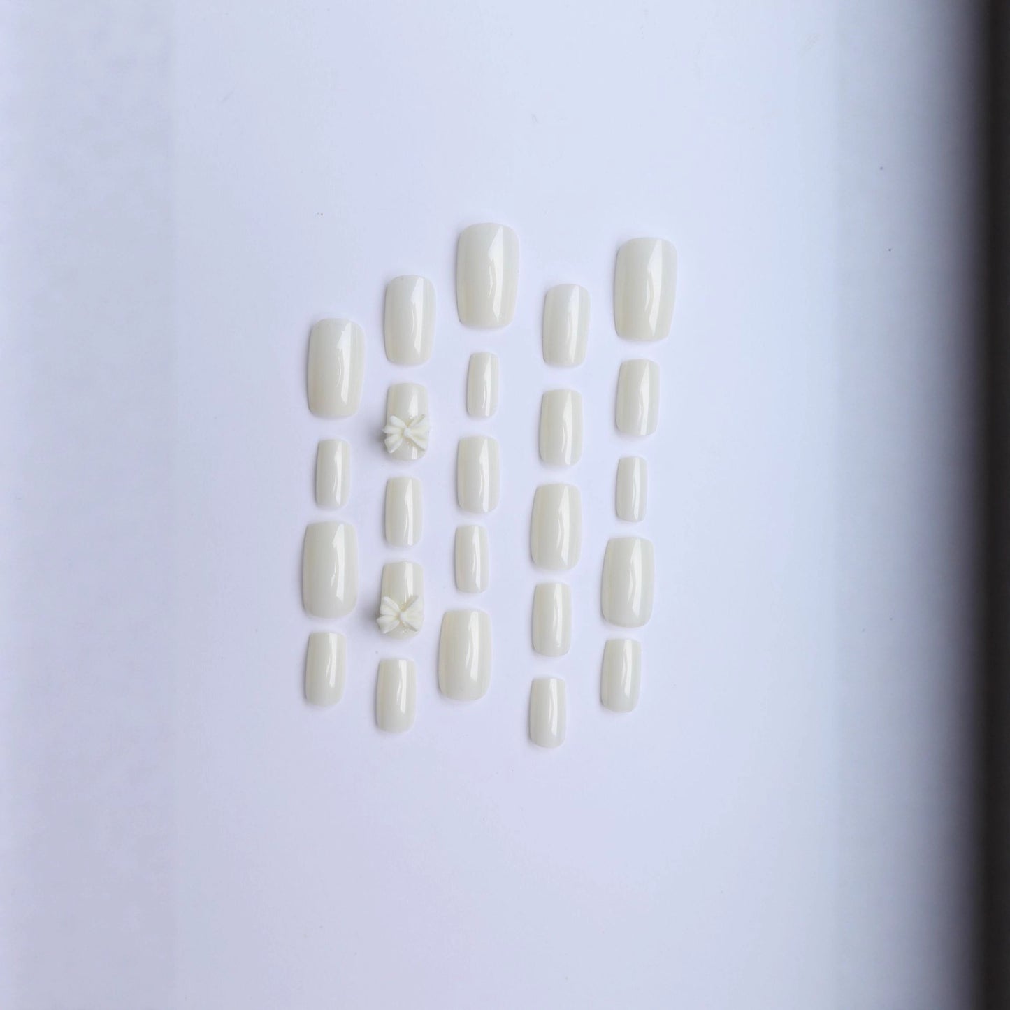 Künstliche Fingernägel mit Elegantem 3D Schleifen-Design Brehn
