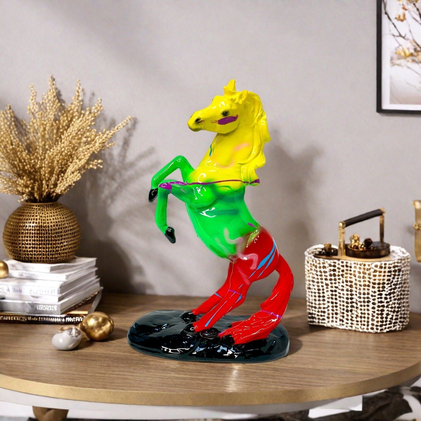 Kunstvolle Pferdefigur im modernen Design Brehn