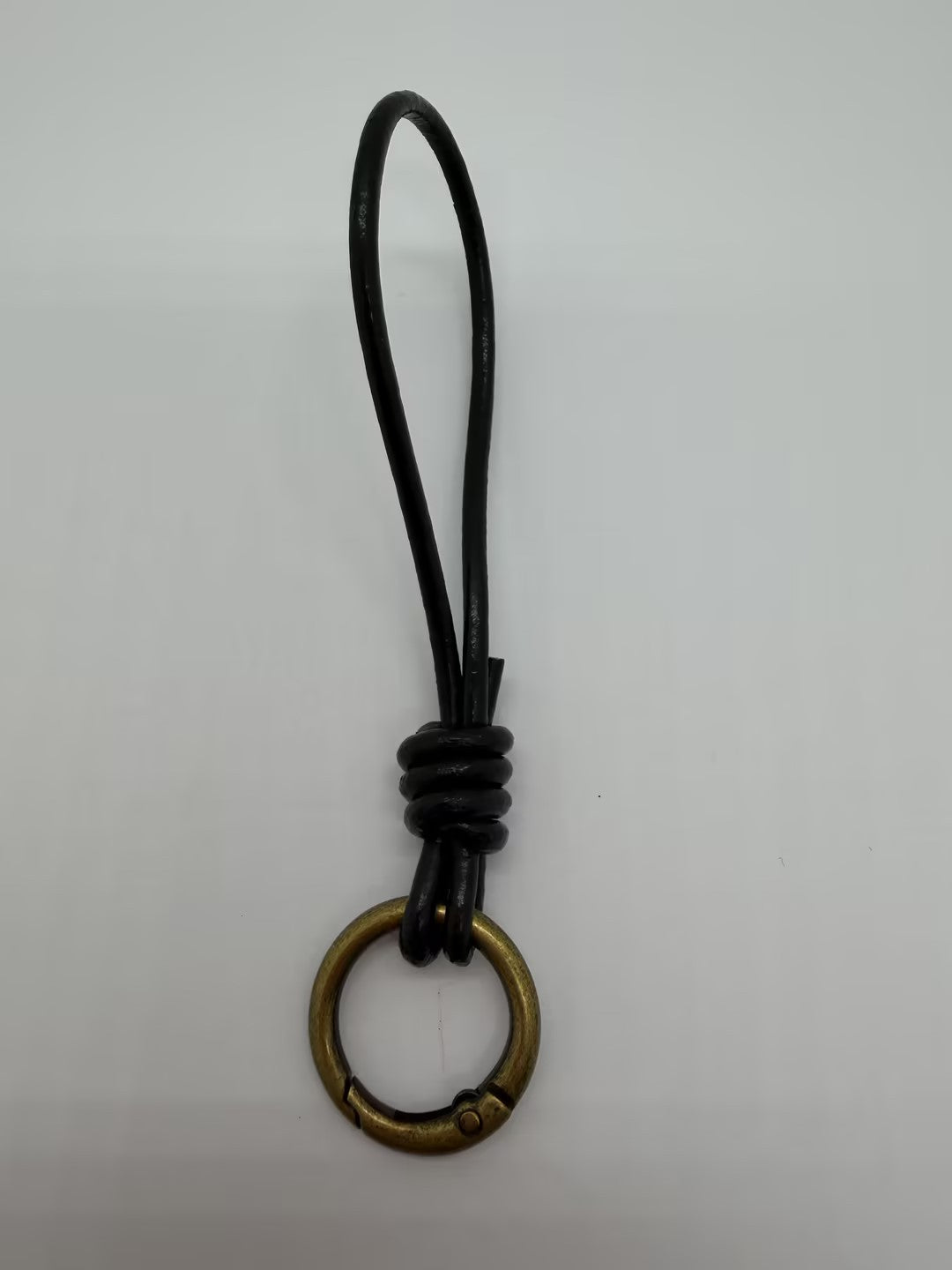 Handgemachter Leder-Schlüsselanhänger Brehn