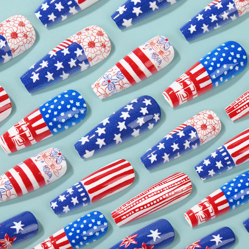 Kreative Nail Art Kunstnägel im patriotischen Design Brehn