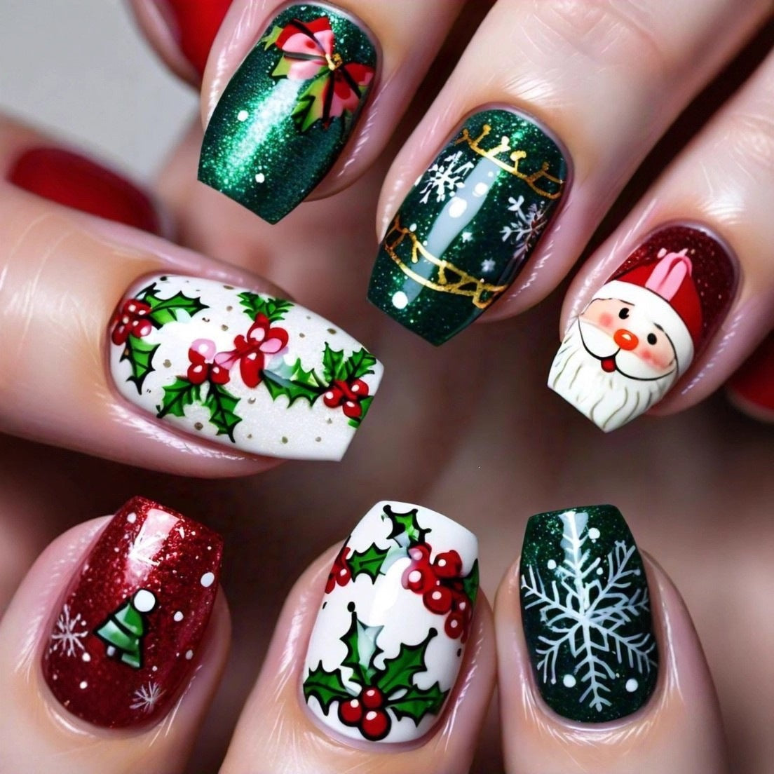 Festliche Kunstnägel im Weihnachtsdesign Brehn